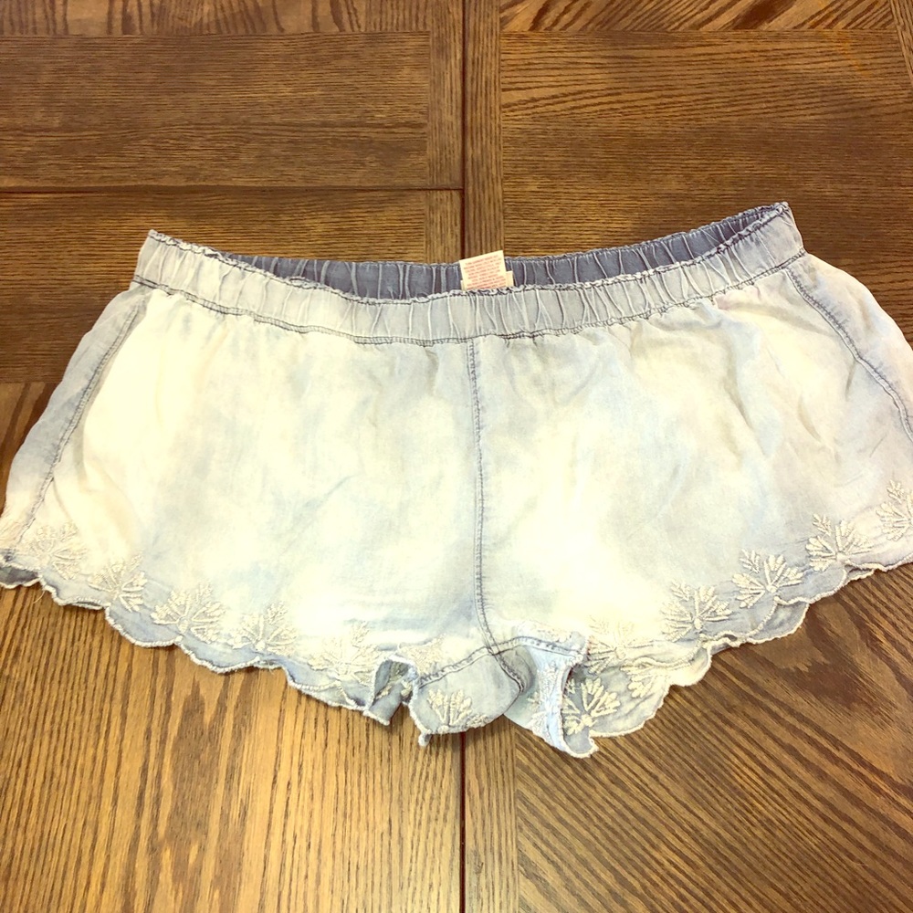 Embroidered shorts